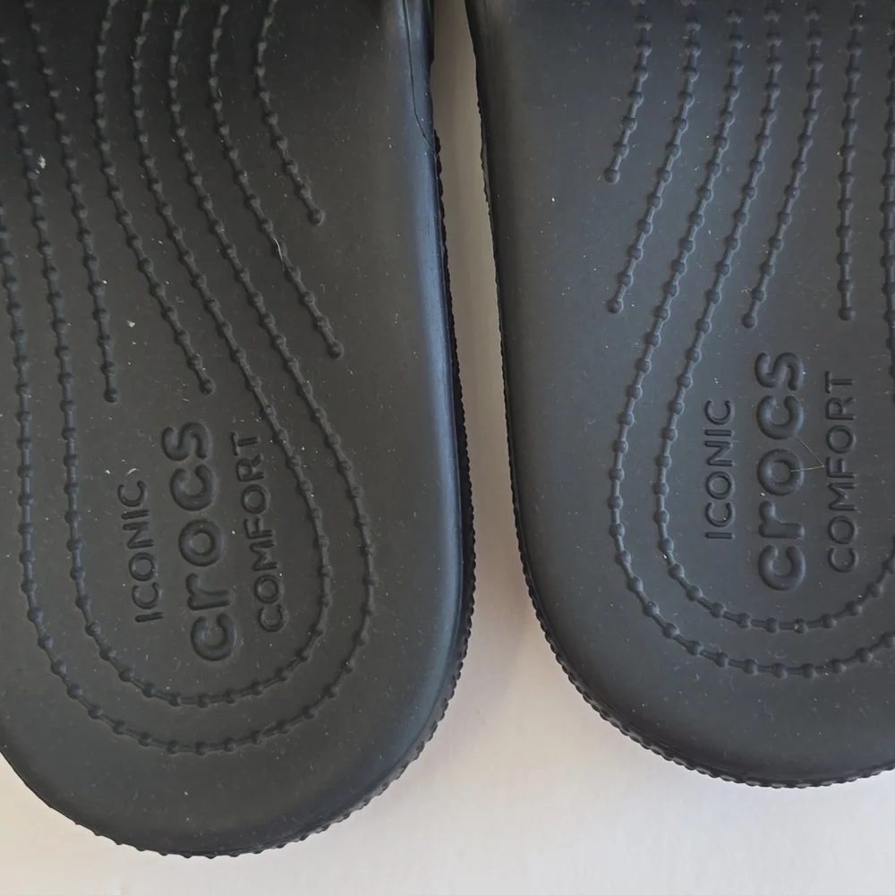 NWT Crocs Men's Classic Hyperreal Strawberry Slides Size 12
